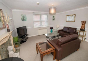 Cormorant - Beautiful 2 Bed Apartment with Sea Views Old Town